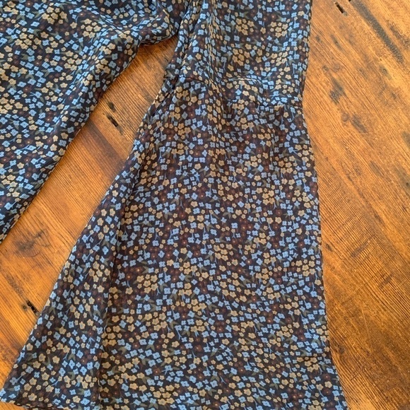 Cabi Poise Dress Long Bell Sleeve Navy Small Floral Print Dress Sz M - Picture 7 of 8